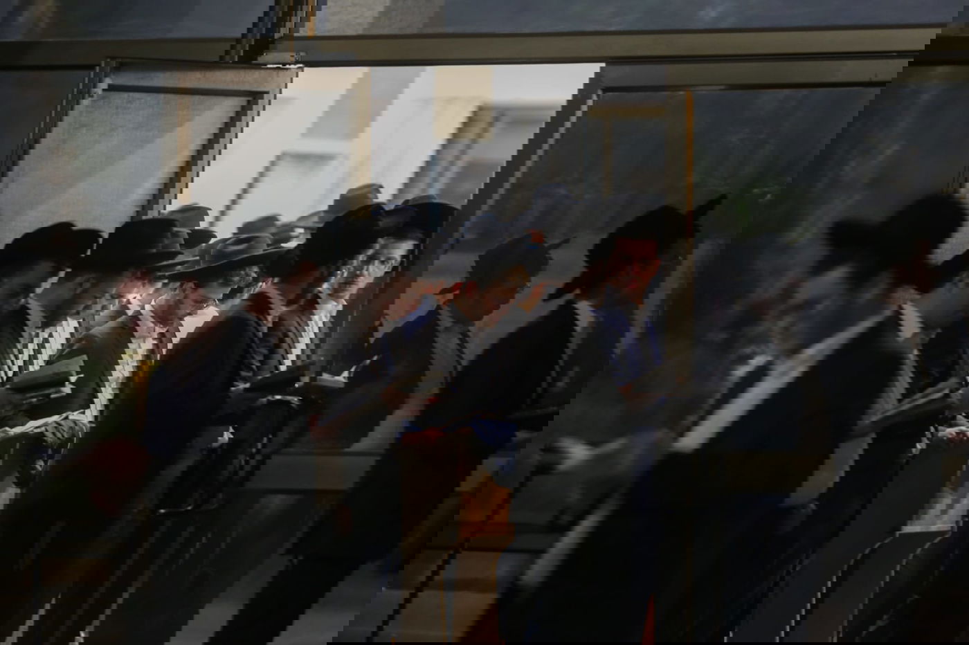 בְּמוֹצָאֵי מְנוּחָה קִדַּמְנוּךָ תְּחִלָּה • סליחות ראשונות ב'חברון'