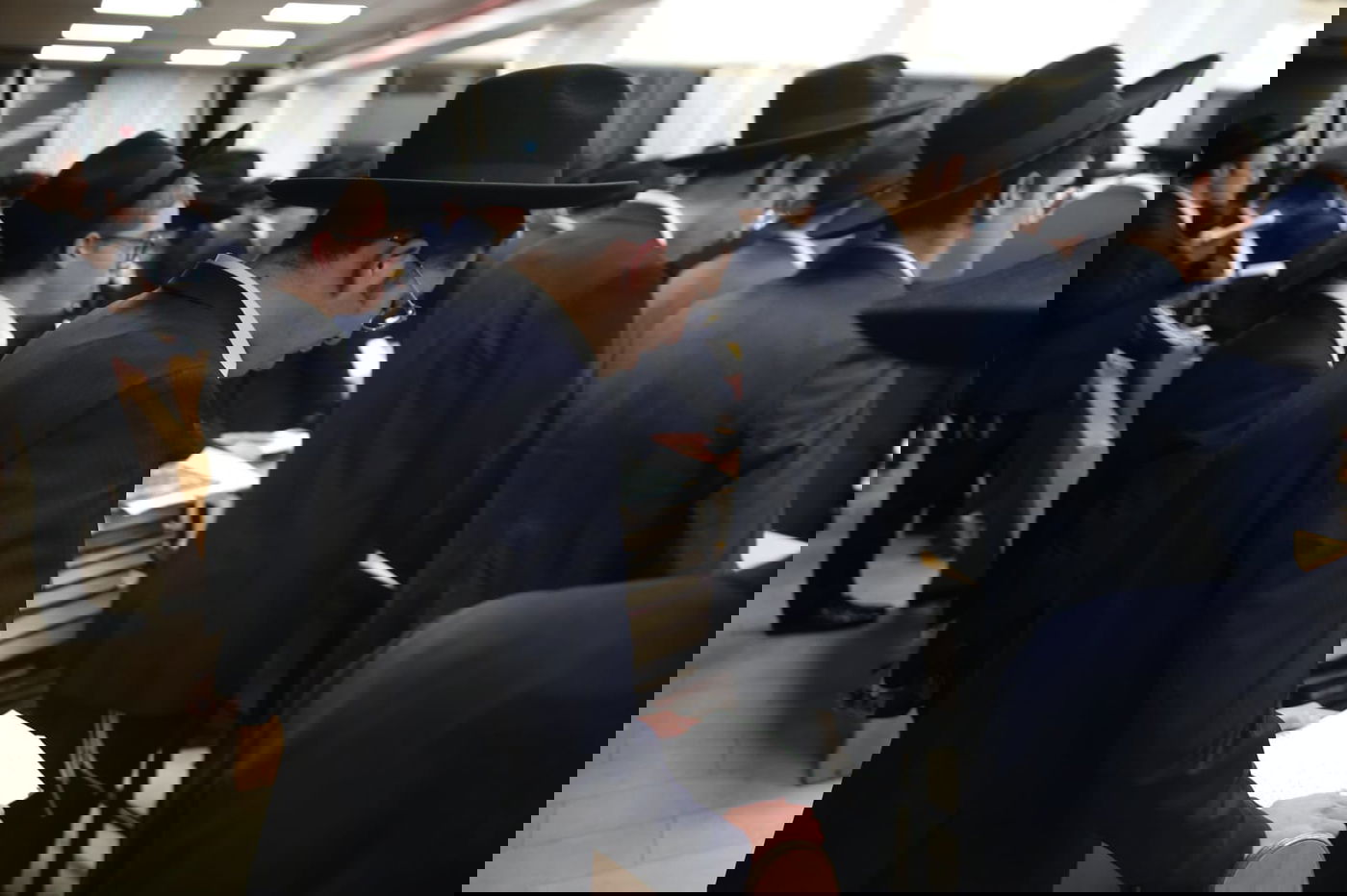 בְּמוֹצָאֵי מְנוּחָה קִדַּמְנוּךָ תְּחִלָּה • סליחות ראשונות ב'חברון'