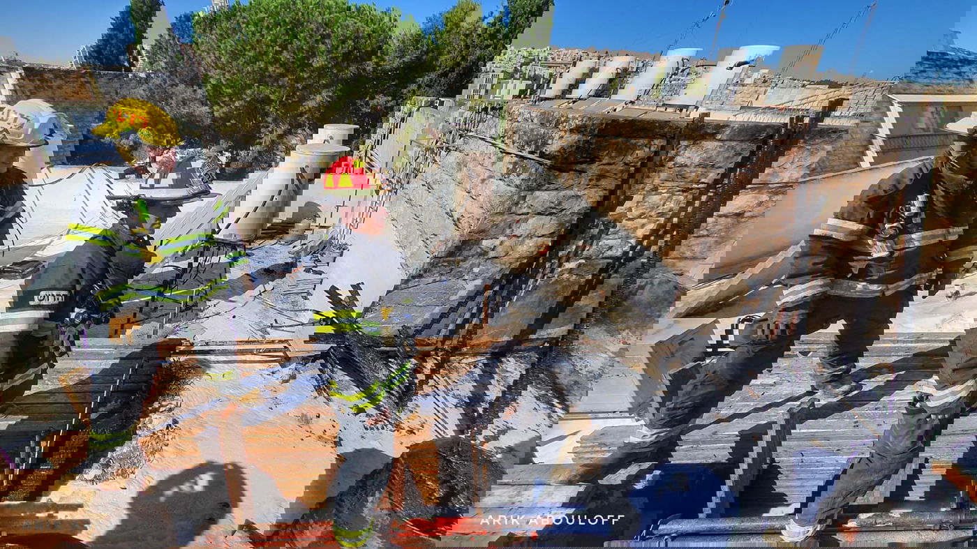 תיעוד דרמטי: כך נמנעה שריפת בנין בירושלים