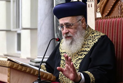 הלכה יומית עם הראשון לציון הגר"י יוסף: להחמיר בתפילין ר"ת