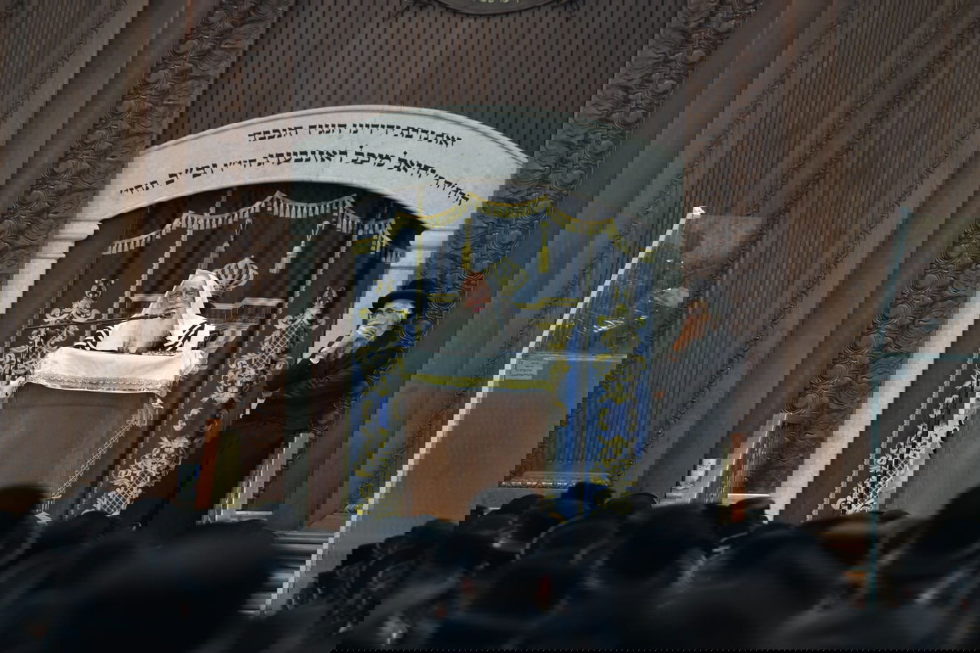 תיעוד: ה'סליחות' בצאנז - אלפים, לפנות בוקר