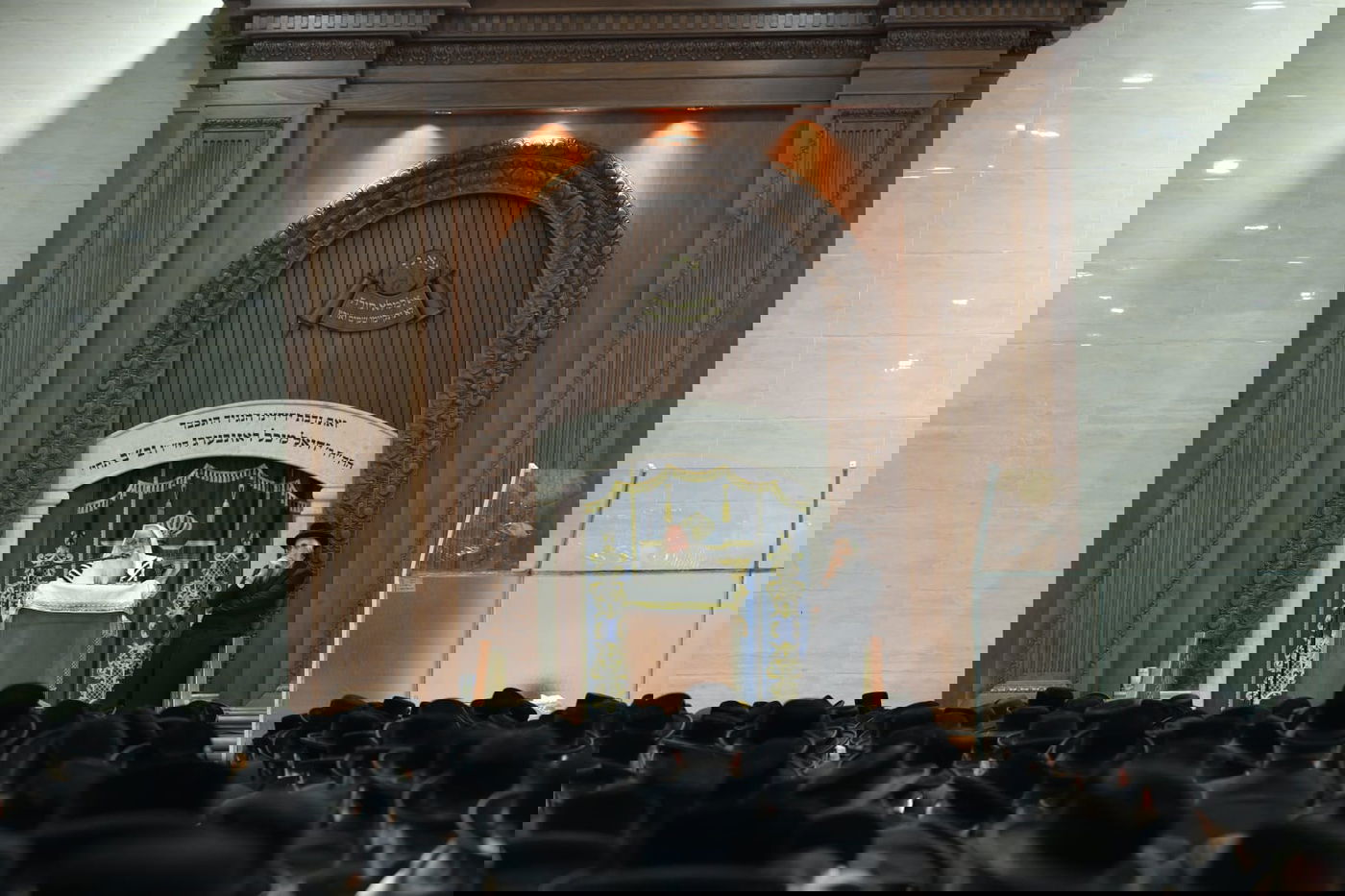 תיעוד: ה'סליחות' בצאנז - אלפים, לפנות בוקר