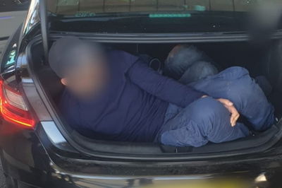 חיזמא: 2 פלסטינים נתפסו בתוך תא המטען • צפו