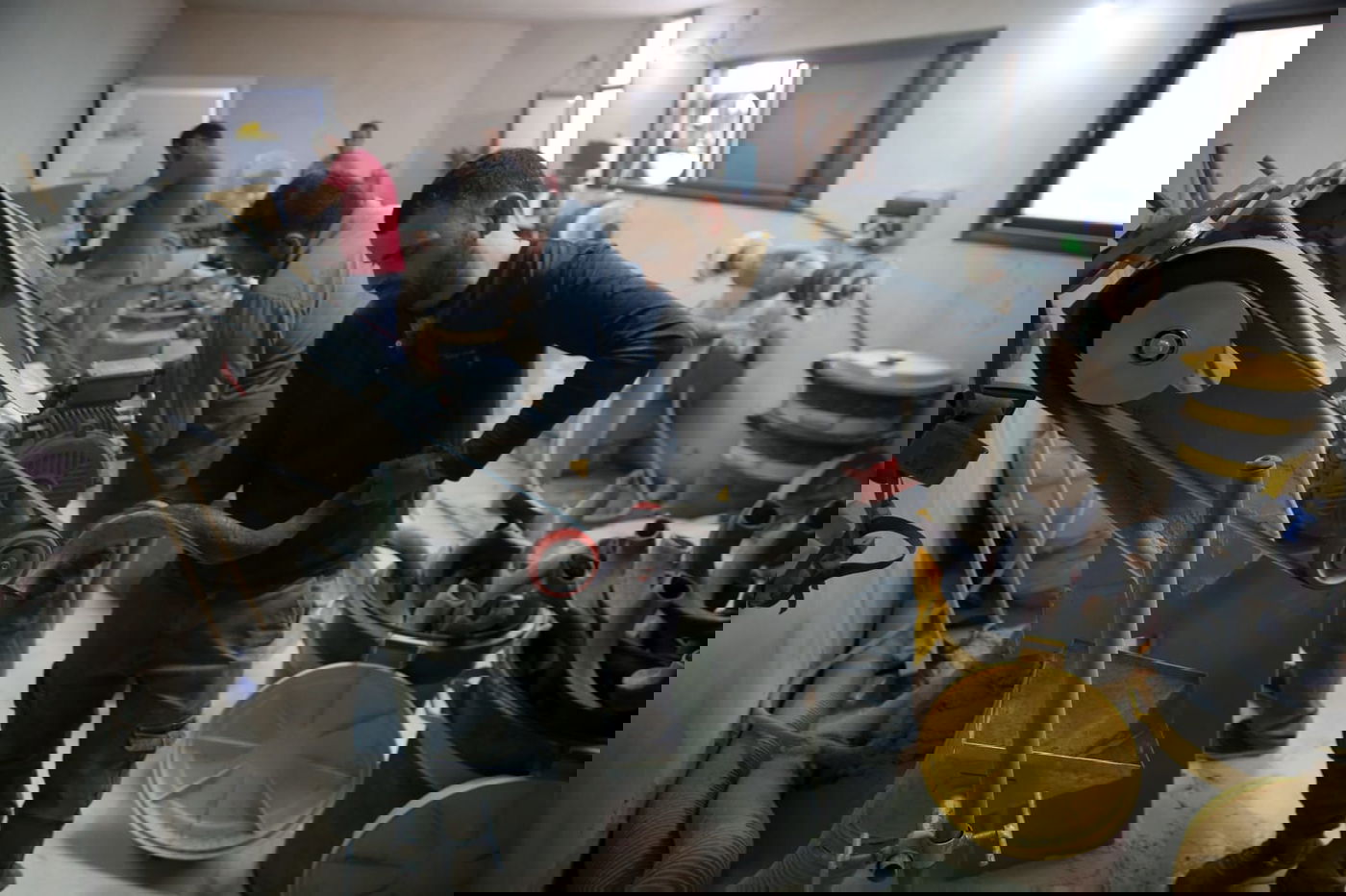 איך מכינים שופרות מהודרים? • צפו בגלריה