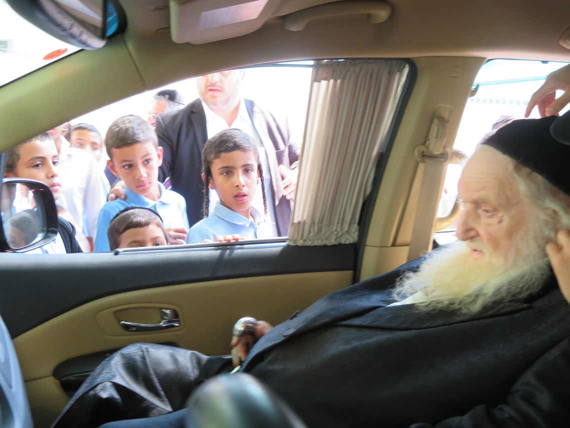 ראב"ד 'העדה' חיזק את ישיבת מאור התלמוד. צפו