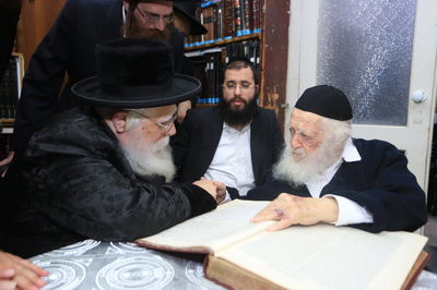 האדמו"ר משאץ-ויז'ניץ בביקור אצל מרן שר התורה