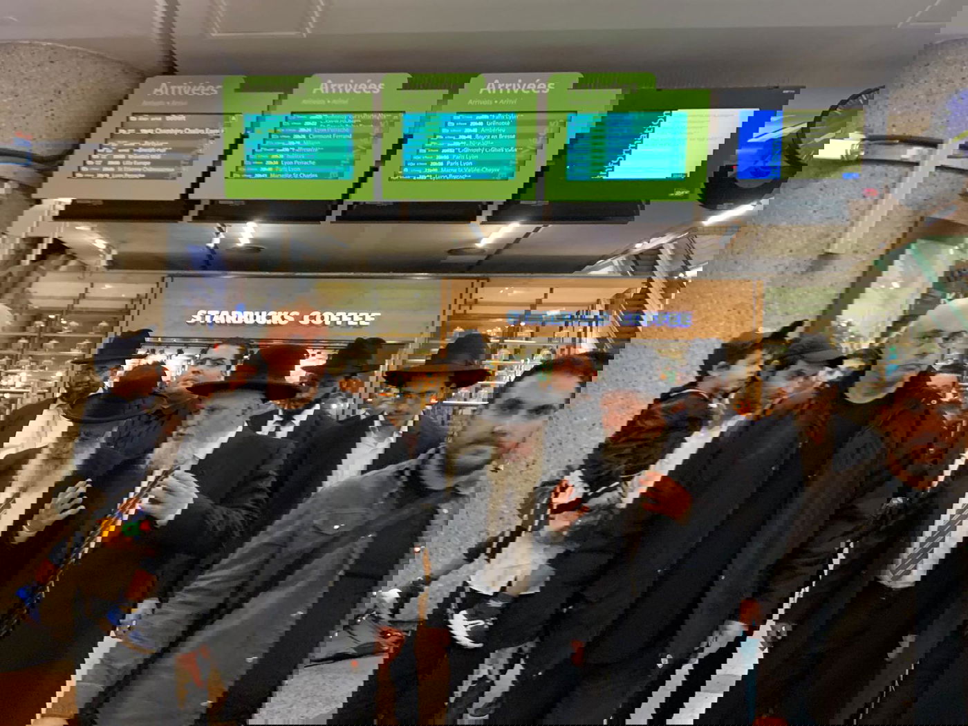 הראשל"צ הגר"י יוסף בצרפת: "זה הזמן לאחדות"