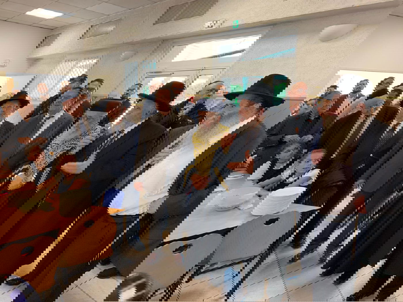 הראשל"צ הגר"י יוסף בצרפת: "זה הזמן לאחדות"