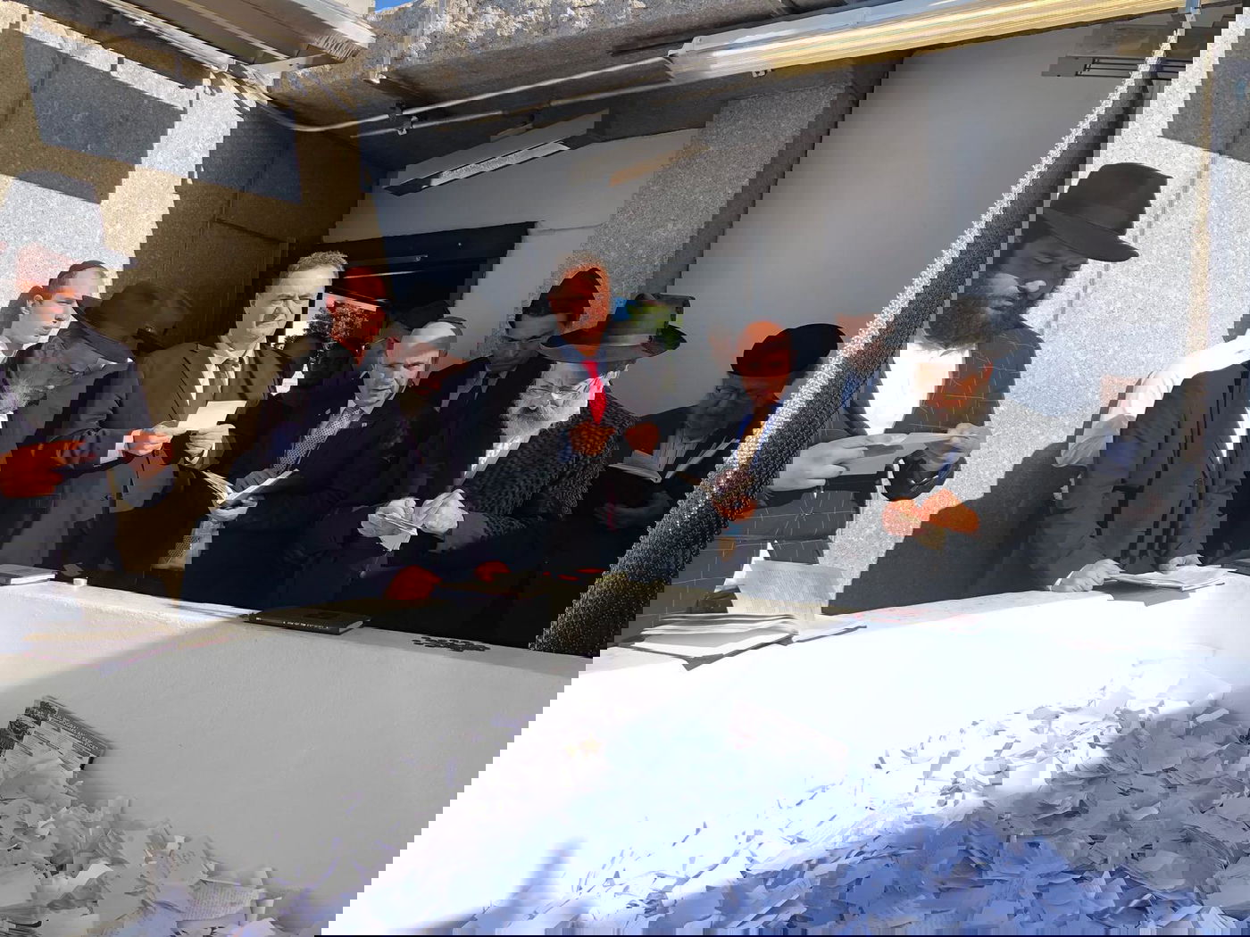 לפני הנאום באו"ם: שר החוץ בציון הרבי מליובאוויטש