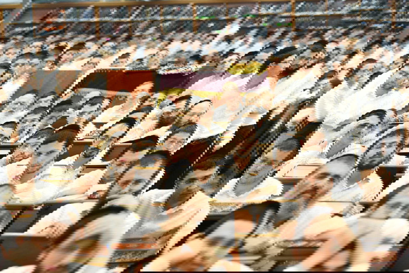 ערב יום הדין: אלפים הגיעו לשמוע את ראש הישיבה הגרי"ג אדלשטיין • תיעוד