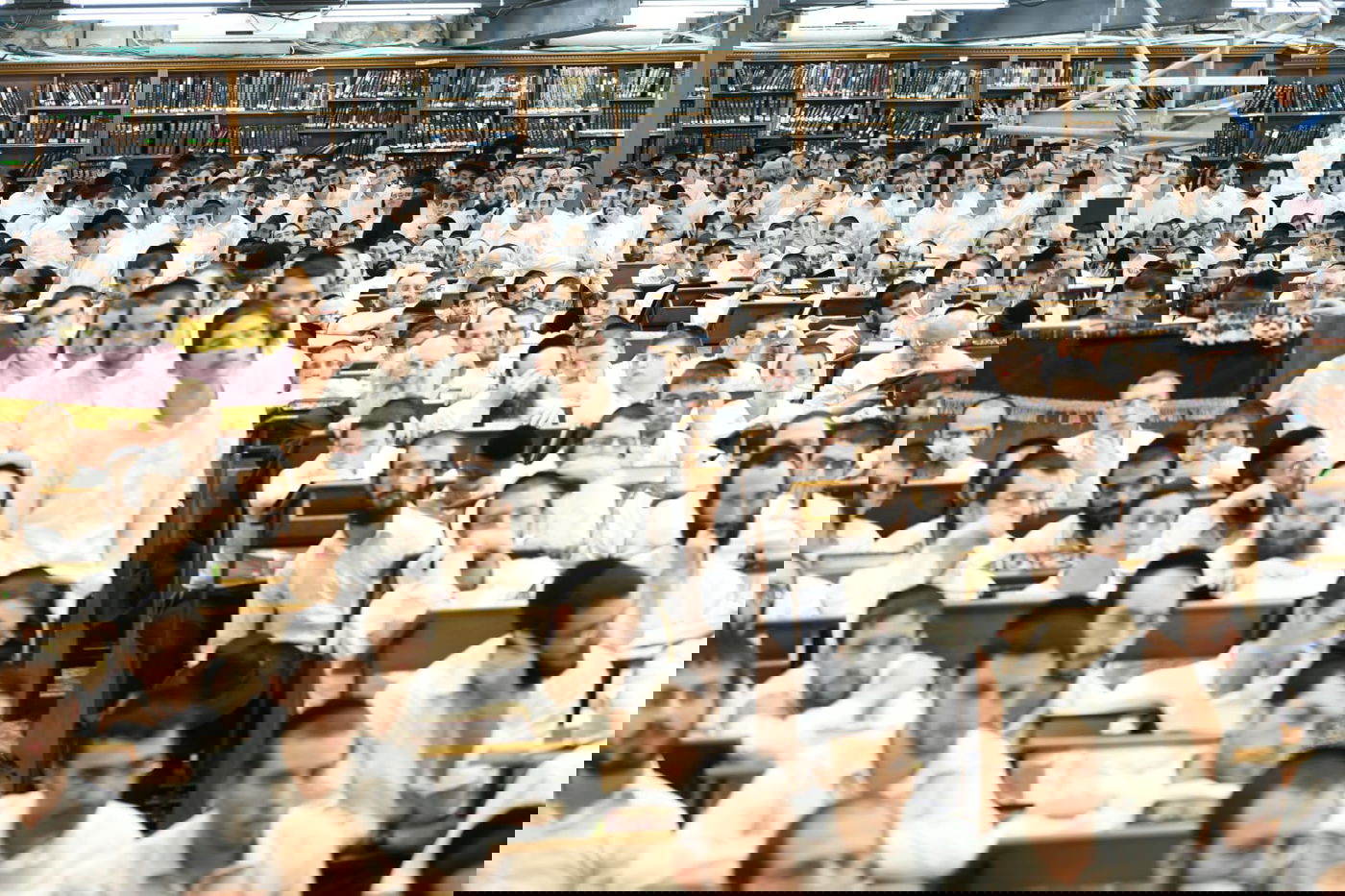 ערב יום הדין: אלפים הגיעו לשמוע את ראש הישיבה הגרי"ג אדלשטיין • תיעוד