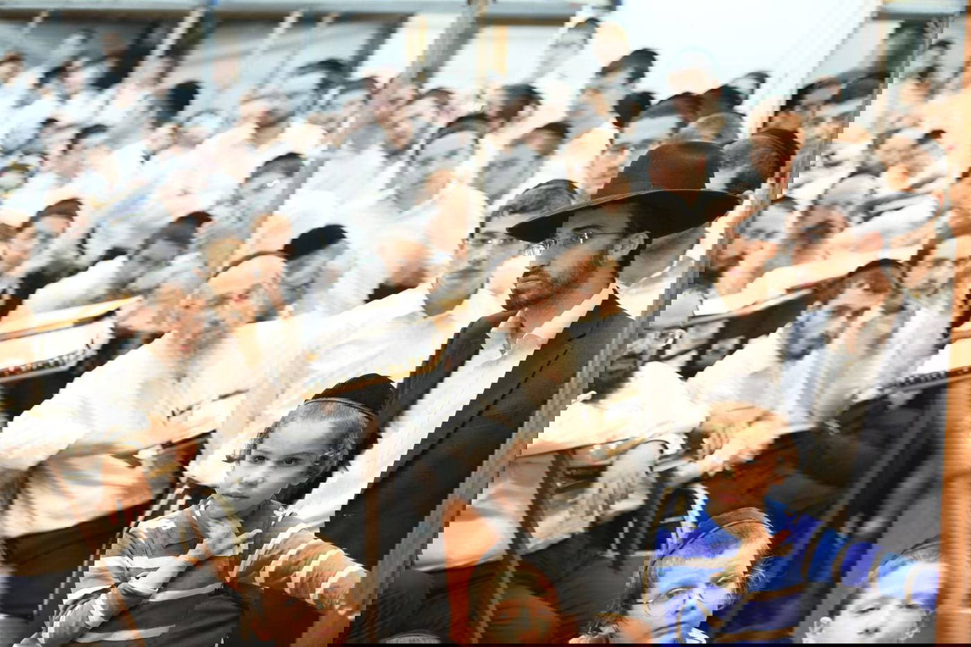 ערב יום הדין: אלפים הגיעו לשמוע את ראש הישיבה הגרי"ג אדלשטיין • תיעוד