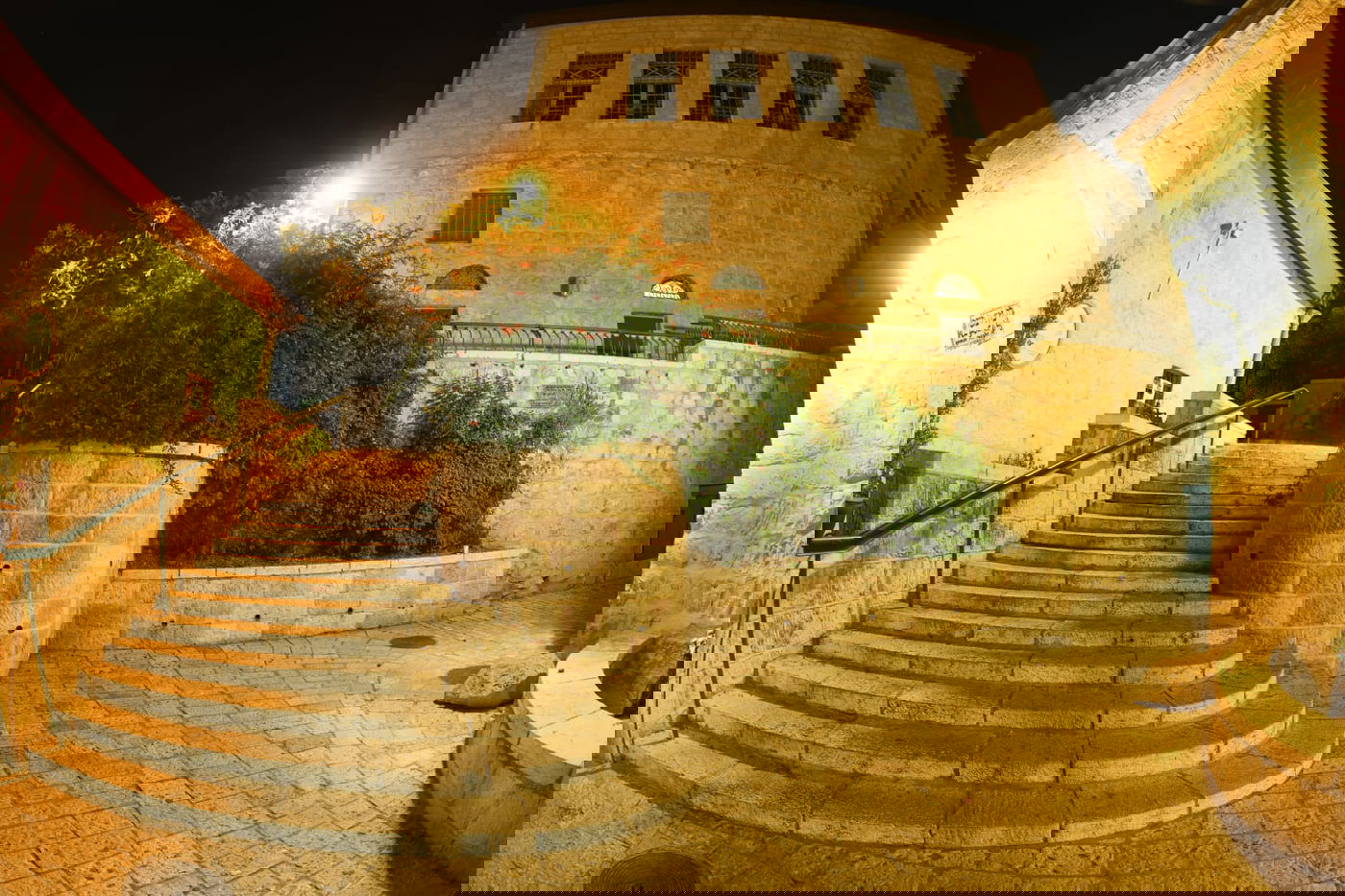 ימין משה הירושלמית מזווית מרהיבה  • צפו