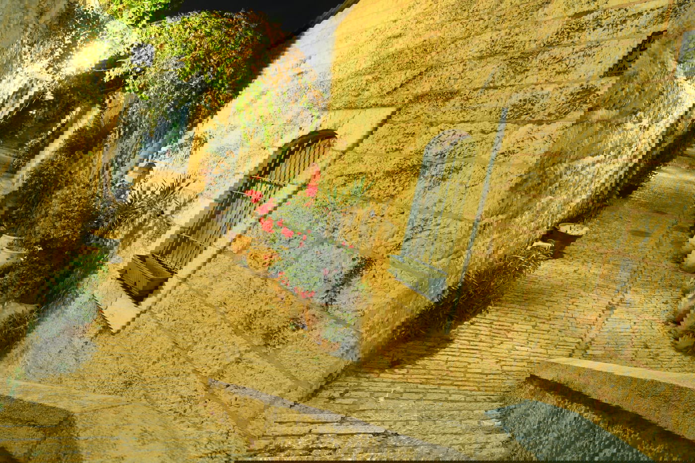 ימין משה הירושלמית מזווית מרהיבה  • צפו