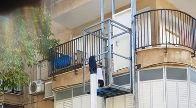 מעלית הותקנה בביתו של  הגר"ג אדלשטיין