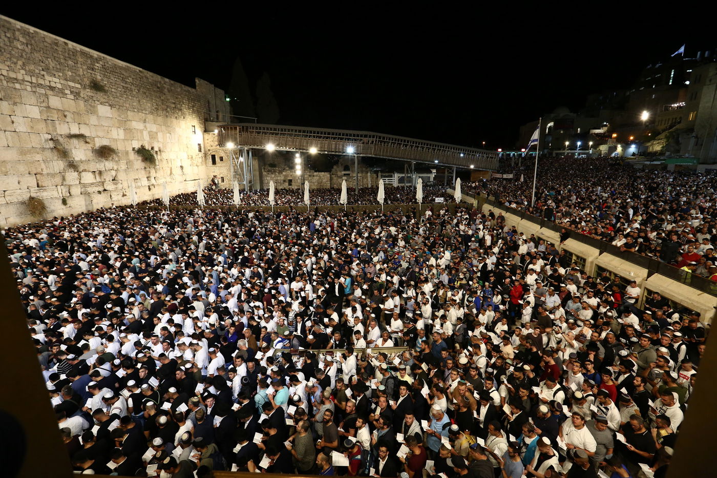 רבבות בעצרת הסליחות בראשות הראשל"צ הגר"ש עמאר