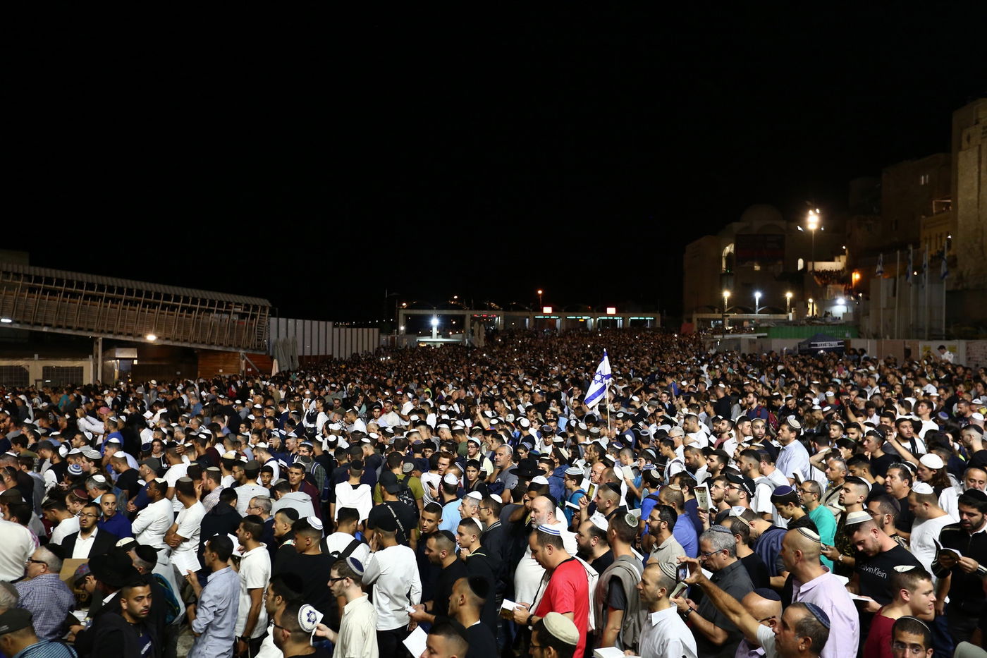 רבבות בעצרת הסליחות בראשות הראשל"צ הגר"ש עמאר