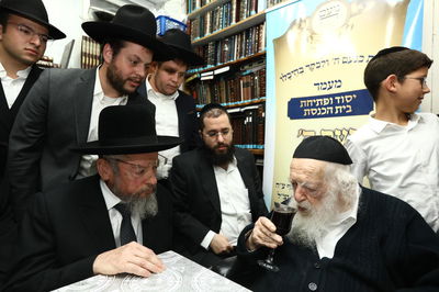 הגר"י ברייטקופף עם מרן הגר"ח במעמד