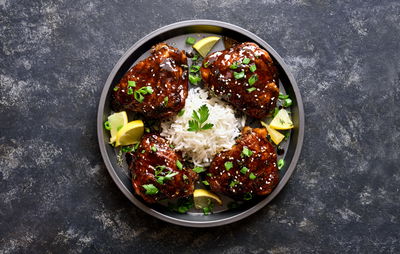 פרגיות בתנור בציפוי מרינדה של דבש וסויה