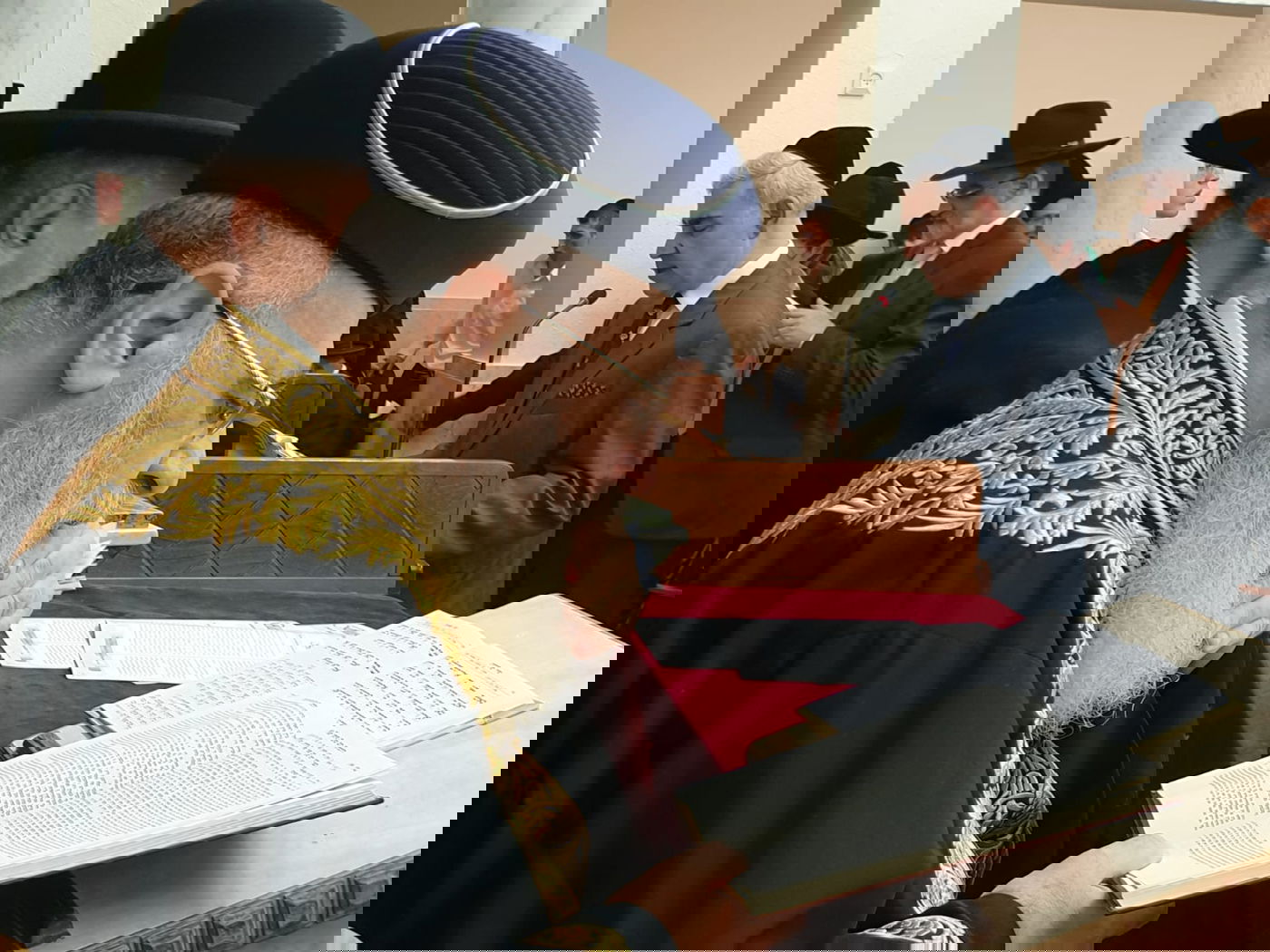 בחצות לילה: סליחות והתרת נדרים ב'יזדים'