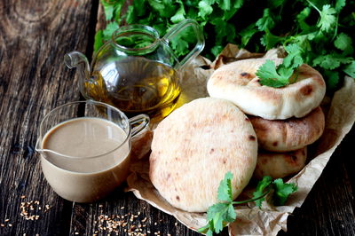 טחינה עם עשבי תיבול