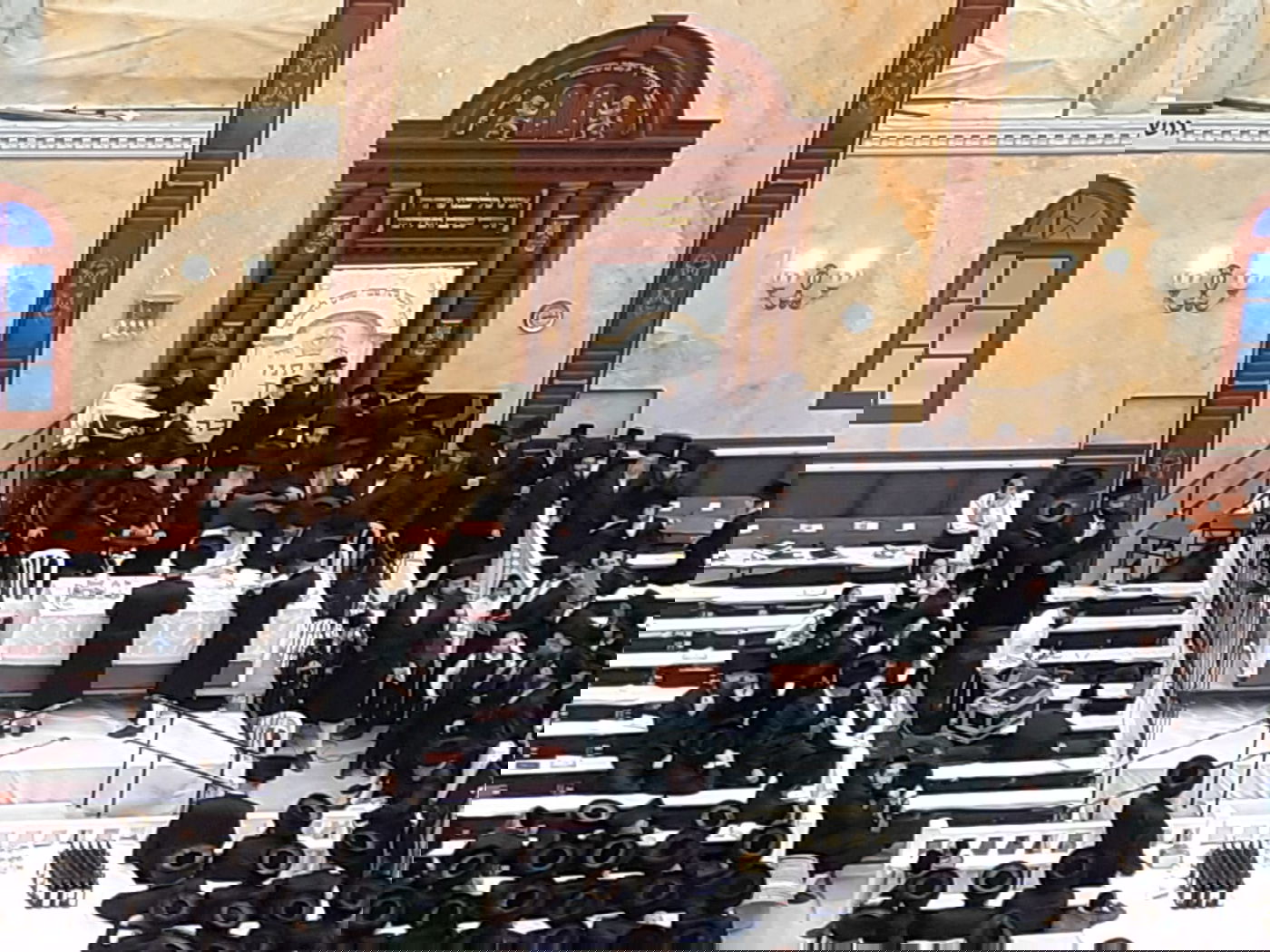 צפו: האדמו"ר מויז'ניץ במעמד נעילת החג