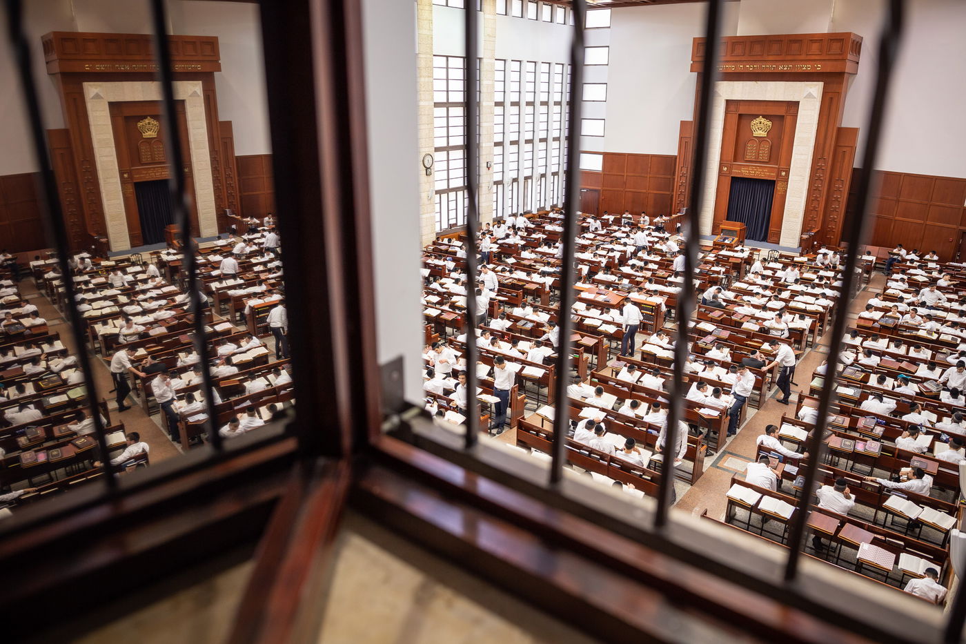 היכל ישיבת מיר ברכפלד. ארכיון