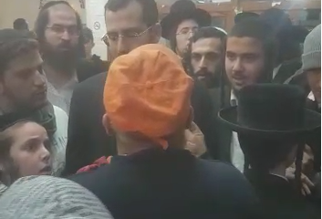 גנב באומן: התחפש לאיש תחזוקה ורוקן קופות