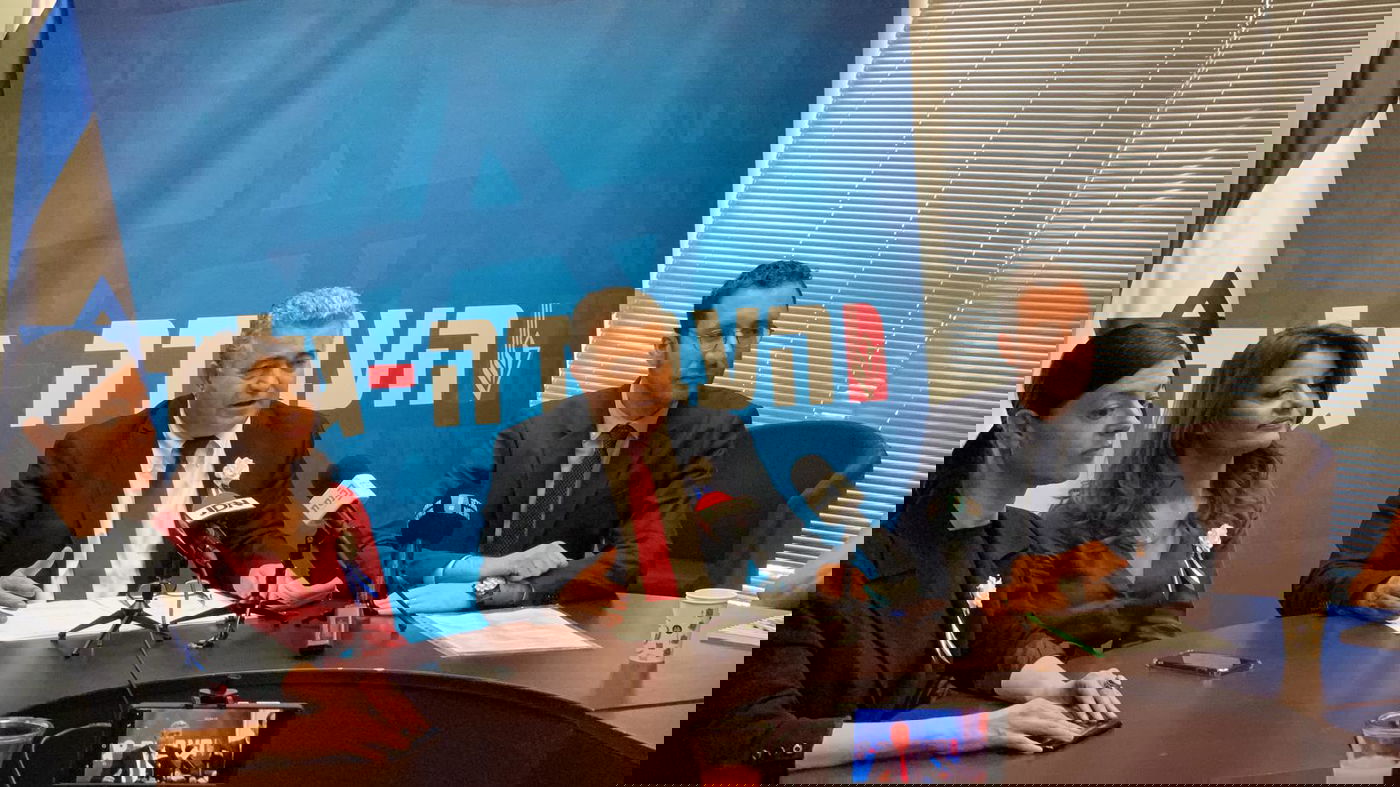 לפיד הודיע: "מוותר על הרוטציה - בשביל ממשלת אחדות"