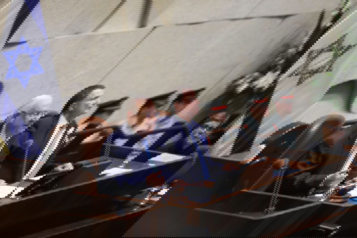 הנשיא ריבלין: "האזרחים הוציאו לכם כרטיס אדום"