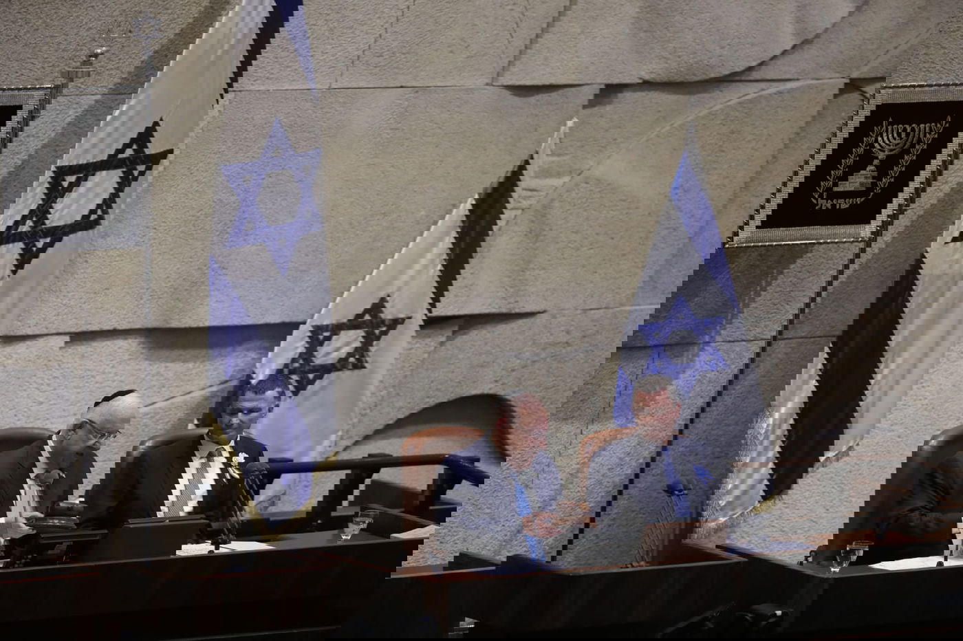 הנשיא ריבלין: "האזרחים הוציאו לכם כרטיס אדום"