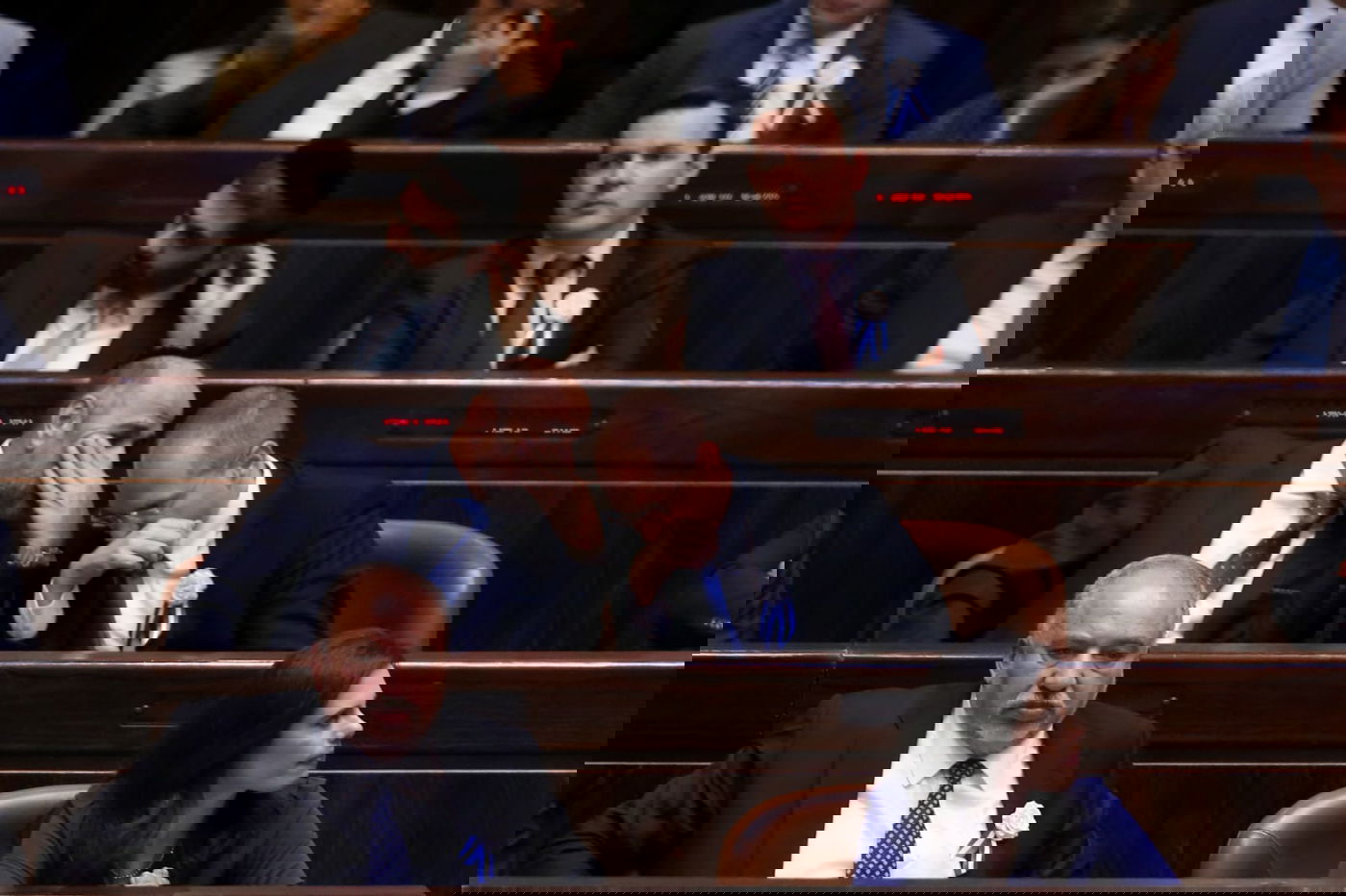 הנשיא ריבלין: "האזרחים הוציאו לכם כרטיס אדום"