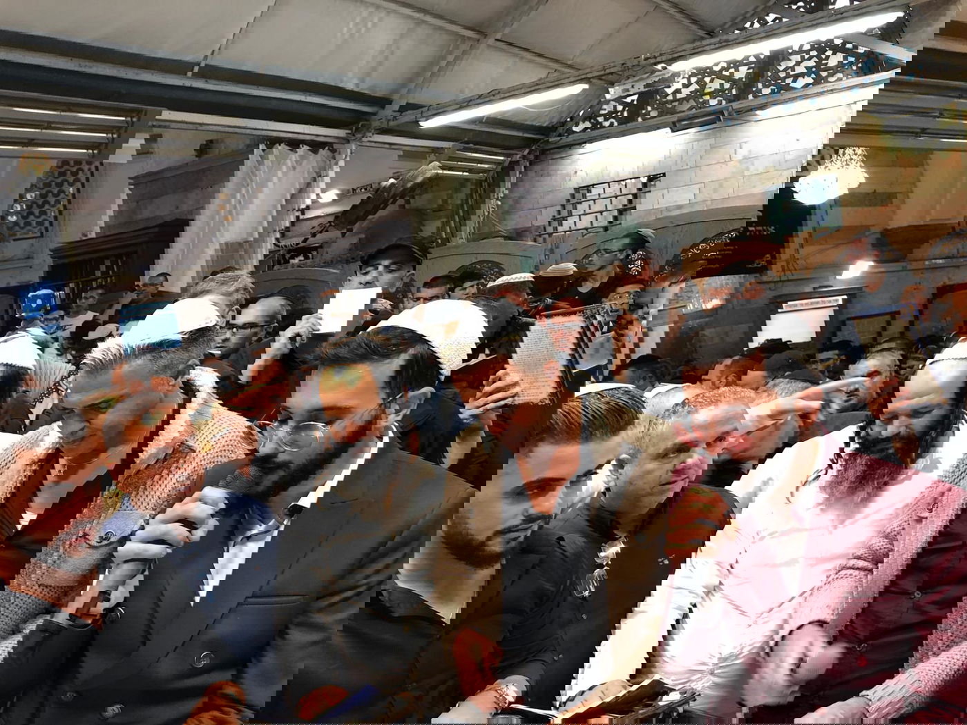 קובי פרץ ובן סנוף מבקשים סליחה בחברון