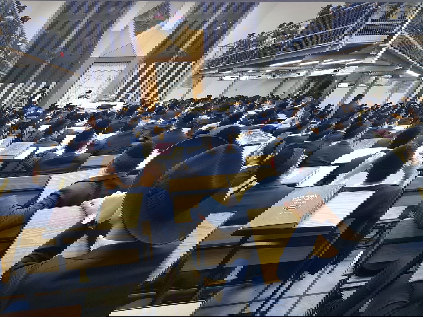 הגרי"ג אדלשטיין בשיחה מרכזית בהיכל ישיבת בית שמעיה