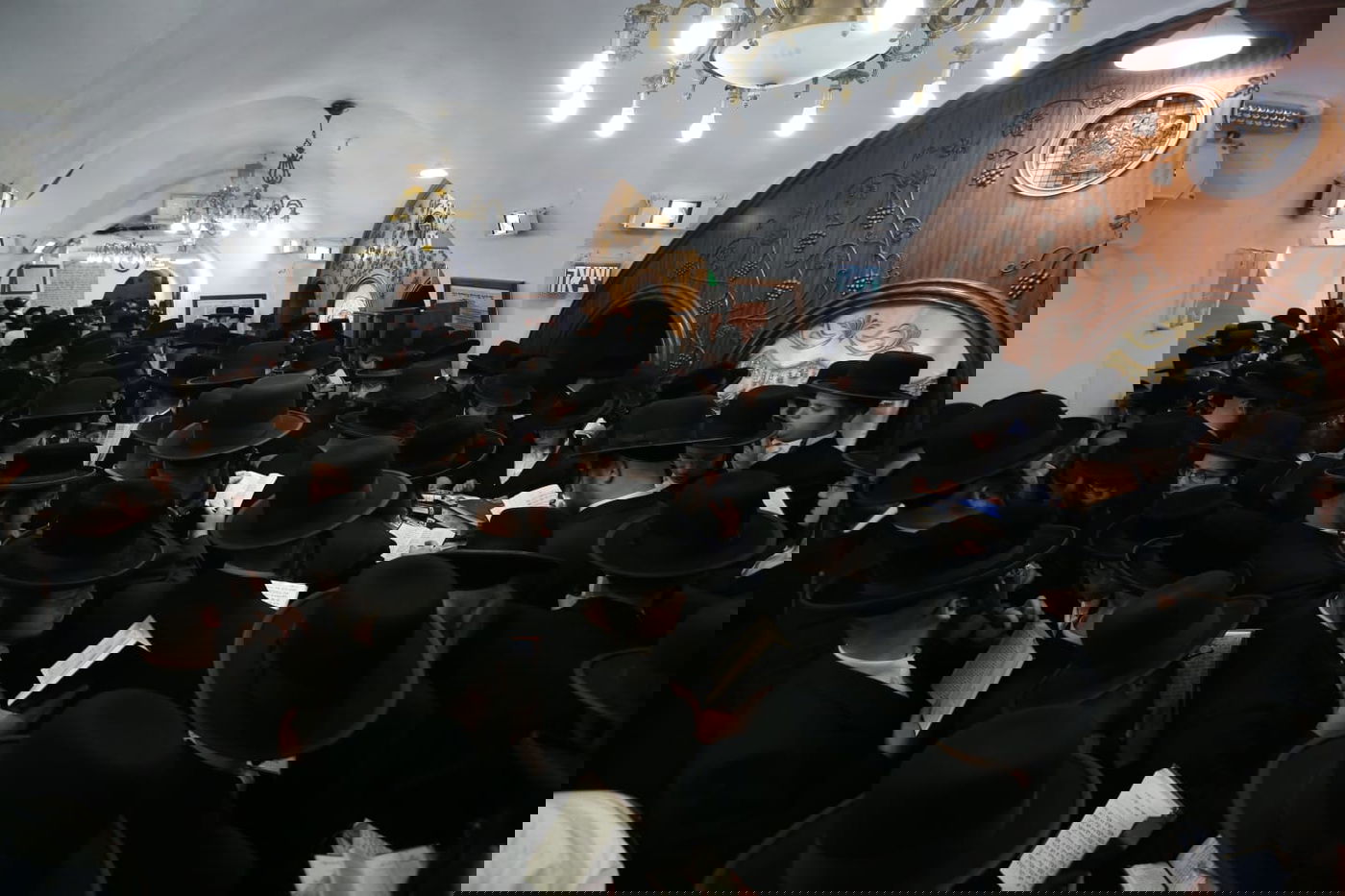 ראש ישיבת סאטמר  באמירת סליחות במירון