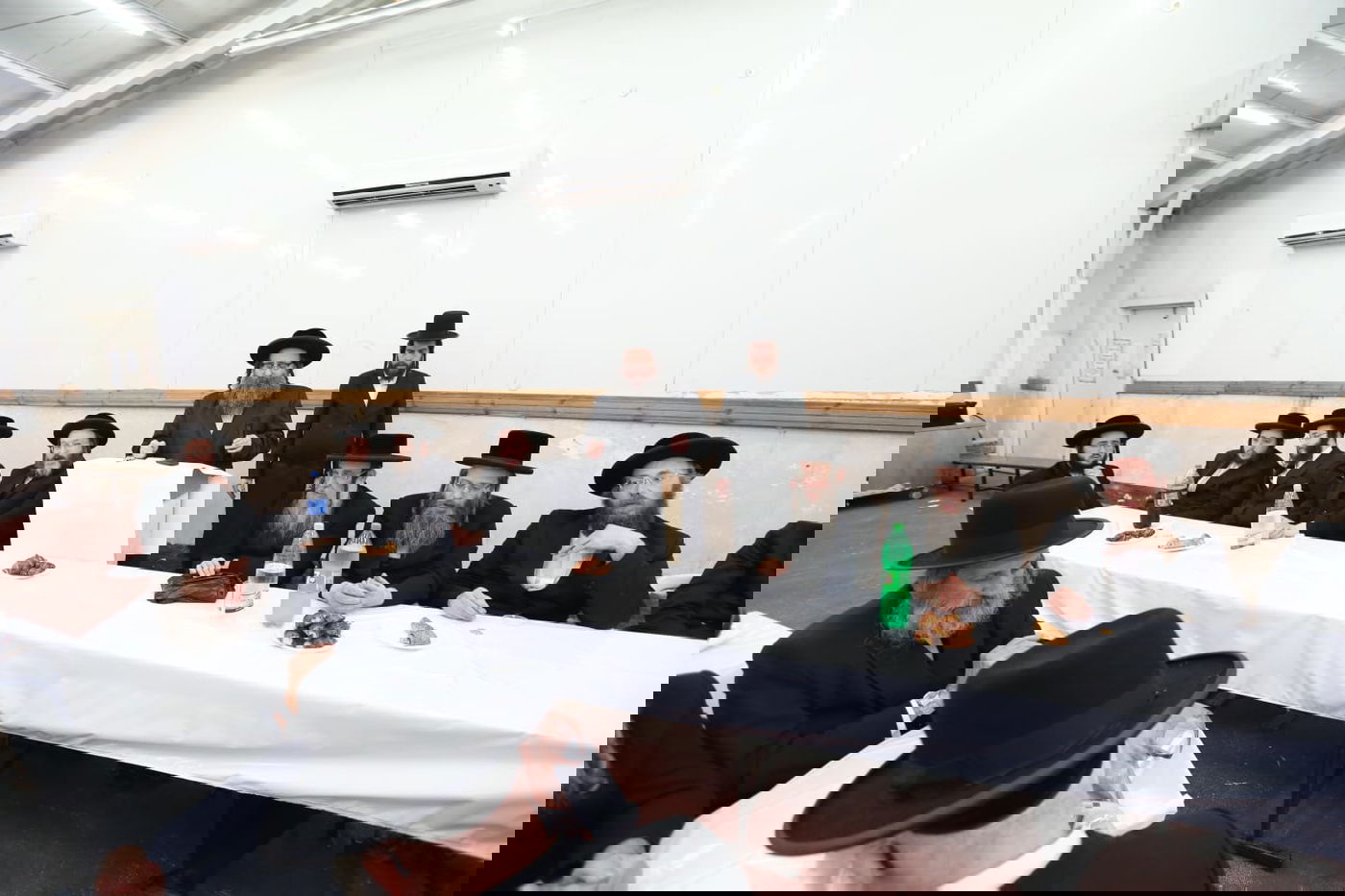 ראש ישיבת סאטמר  באמירת סליחות במירון