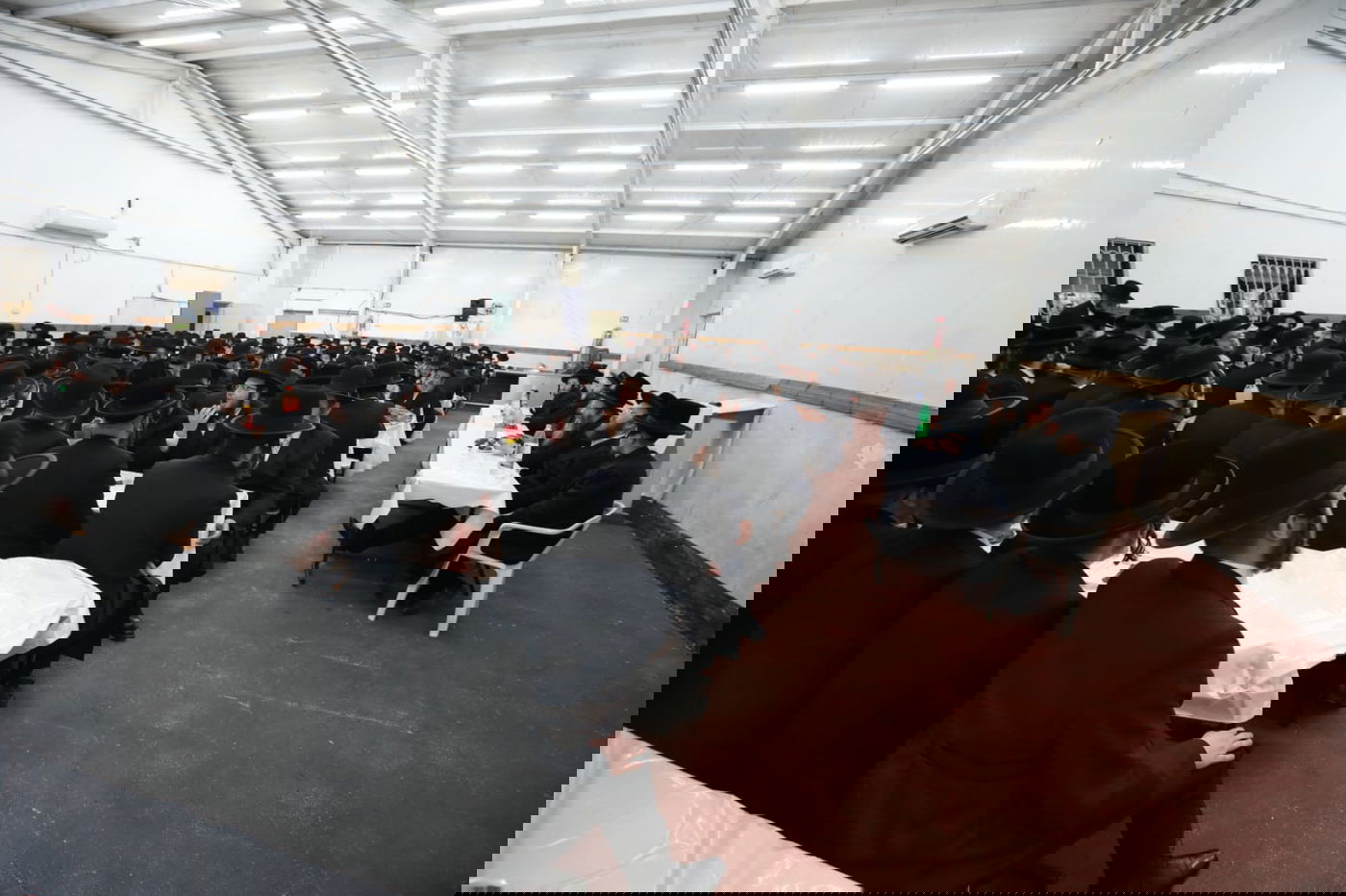 ראש ישיבת סאטמר  באמירת סליחות במירון