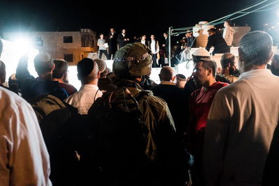 כאלף מתפללים בקבר יוסף: ארבעה מטענים