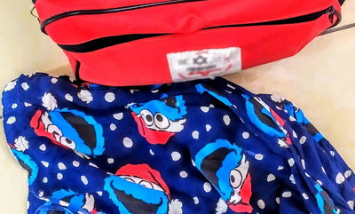 הילדה שהצלתי - בפיג'מות // משה מנס