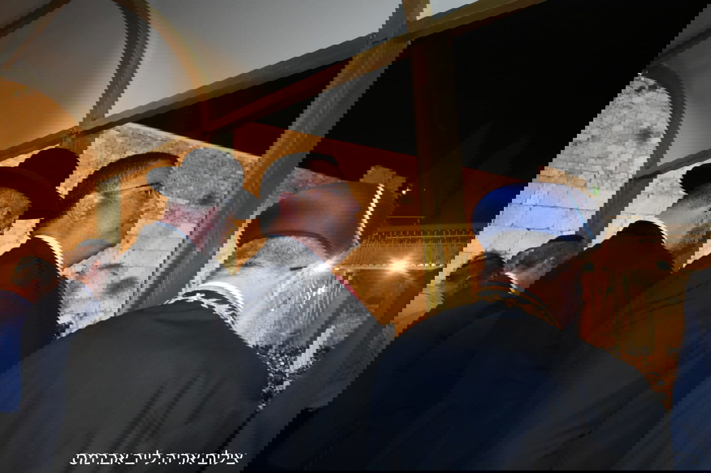 בגלימת אביו: הראשון לציון במעמד הסליחות בכותל