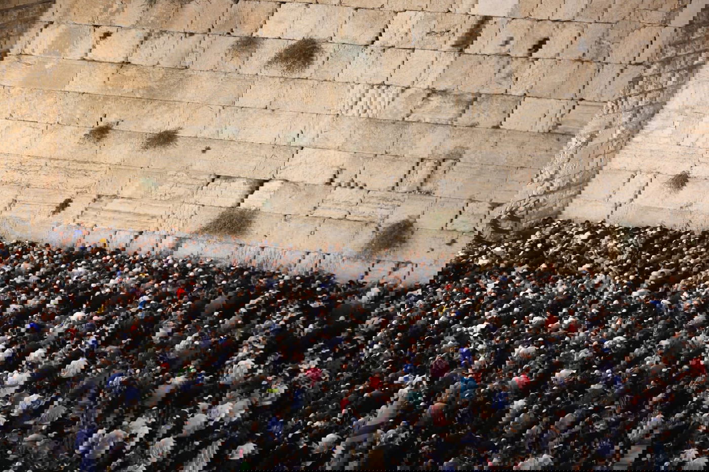 רבבות זעקו יחד את פיוטי הסליחות ברחבת הכותל המערבי