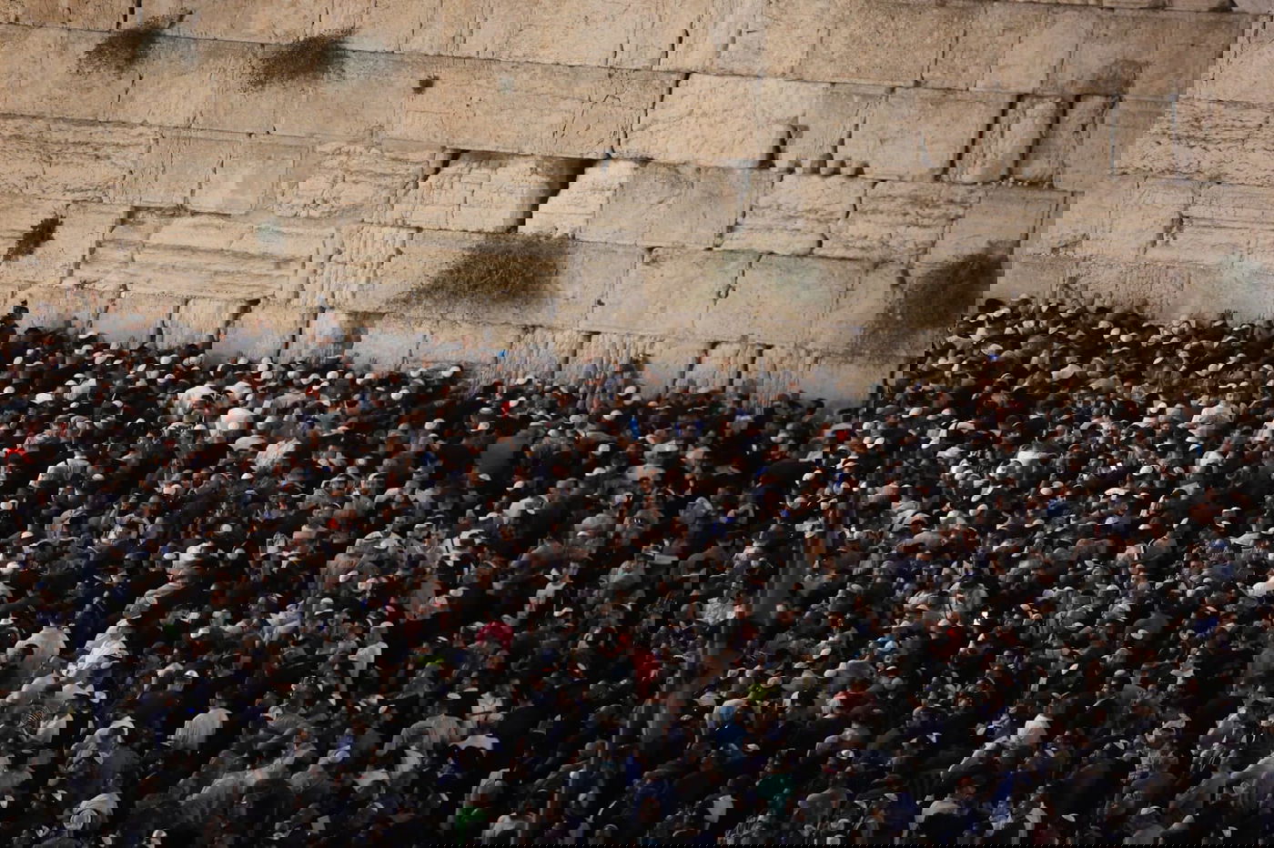 רבבות זעקו יחד את פיוטי הסליחות ברחבת הכותל המערבי