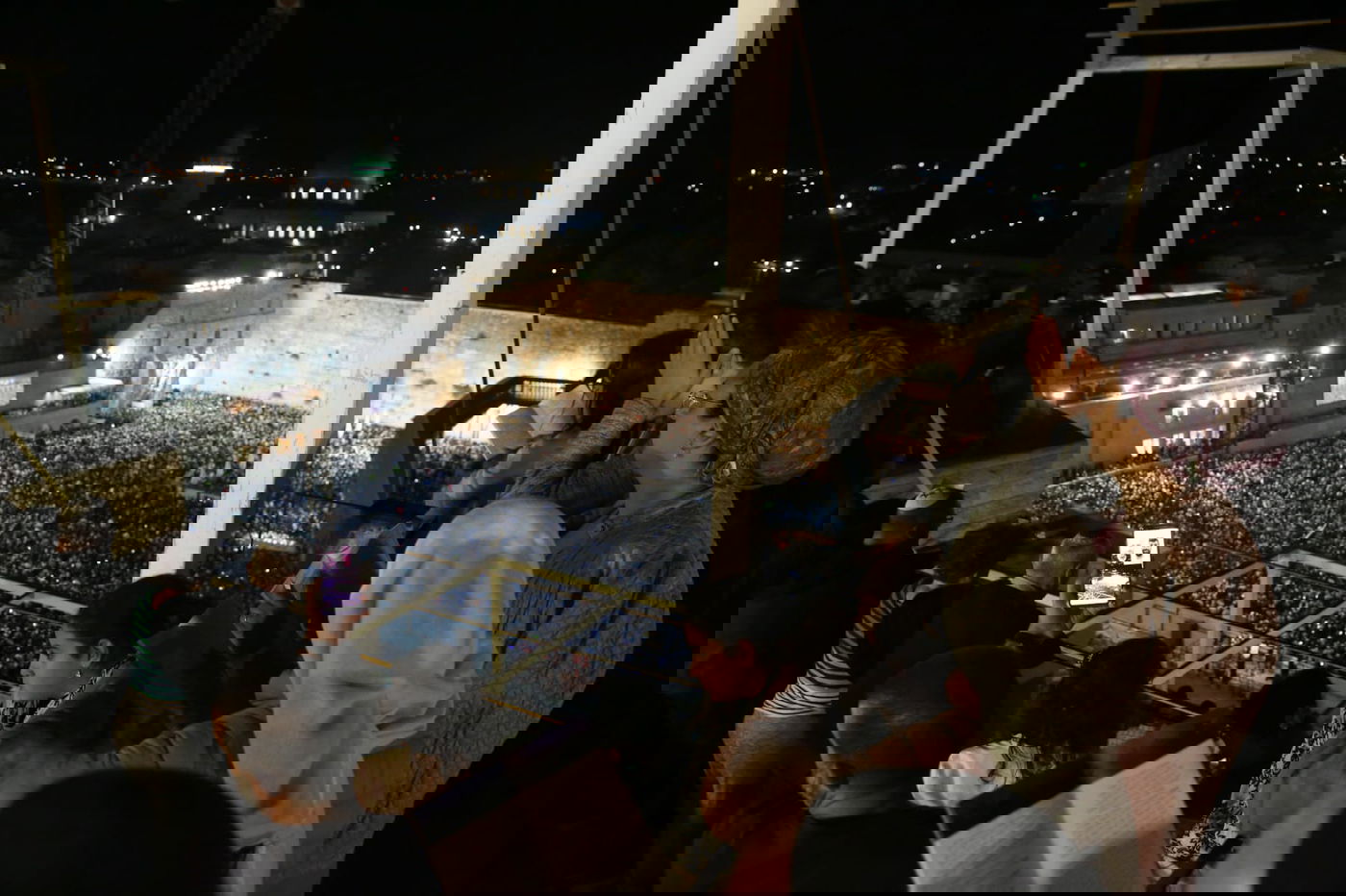 רבבות זעקו יחד את פיוטי הסליחות ברחבת הכותל המערבי