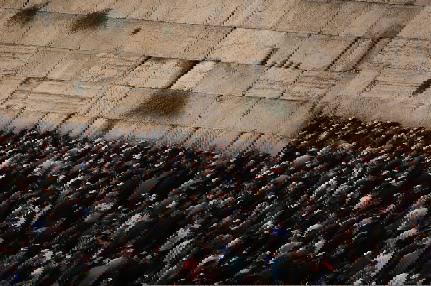 רבבות זעקו יחד את פיוטי הסליחות ברחבת הכותל המערבי