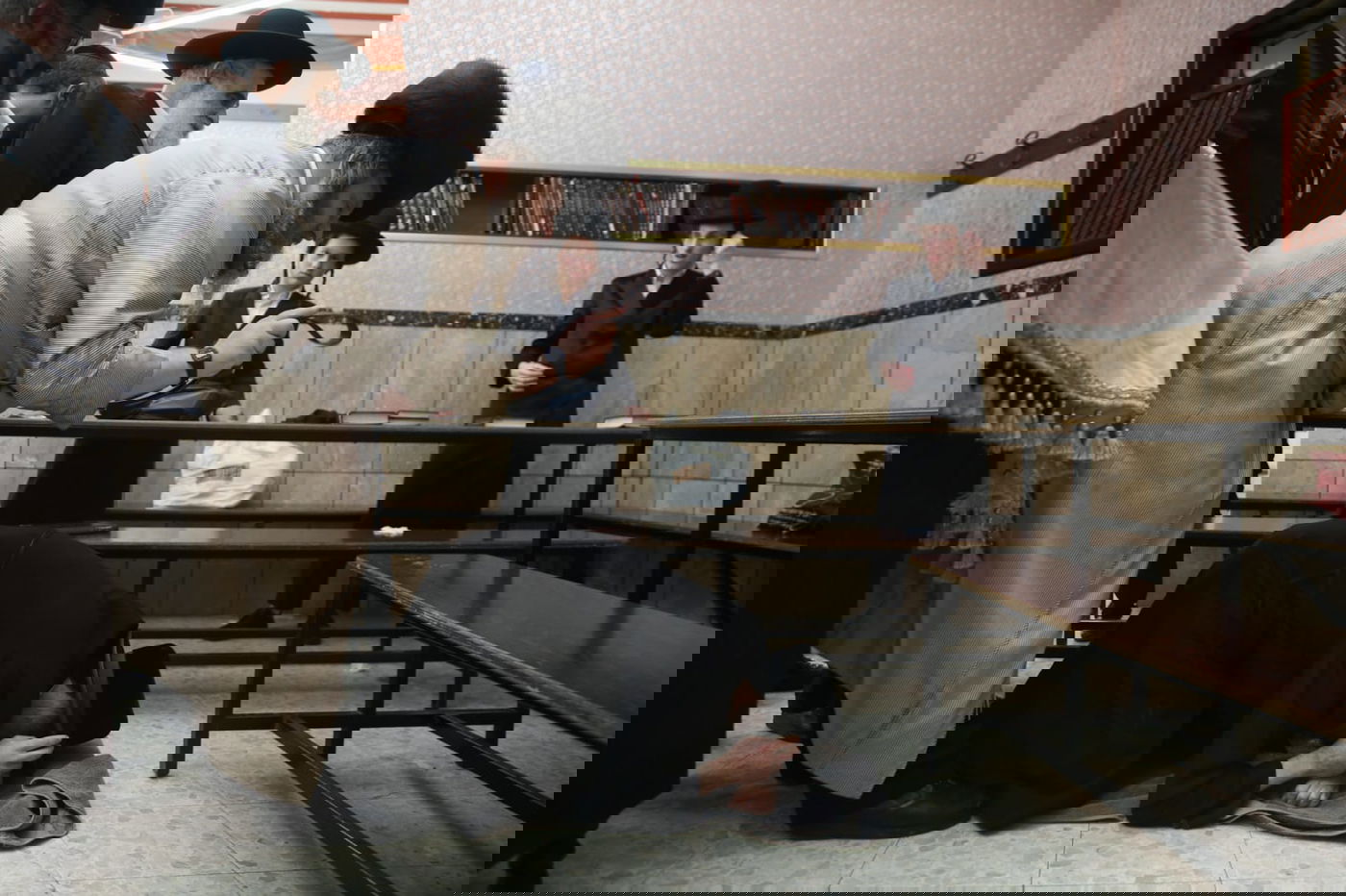 צפו: 'מלקות' אחרי מנחה של ערב יום כיפור