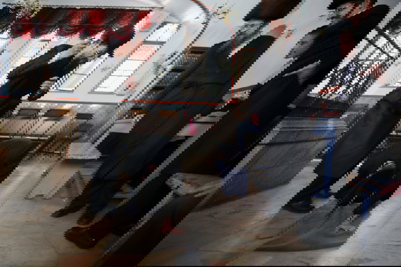 צפו: 'מלקות' אחרי מנחה של ערב יום כיפור