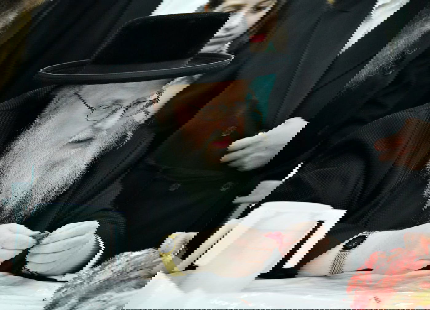 האדמו"ר מסאסוב במעמד 'כפרות' ושחיטה