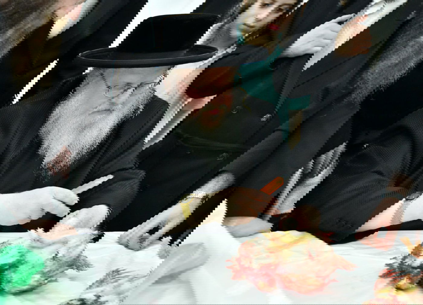 האדמו"ר מסאסוב במעמד 'כפרות' ושחיטה