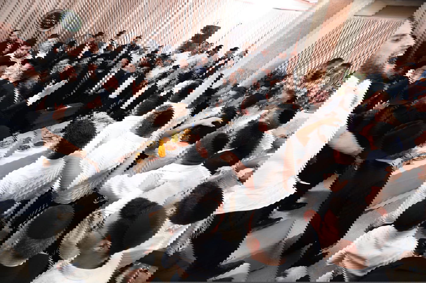 בערב כיפור: הבחורים קיבלו על עצמם לסיים את הש"ס