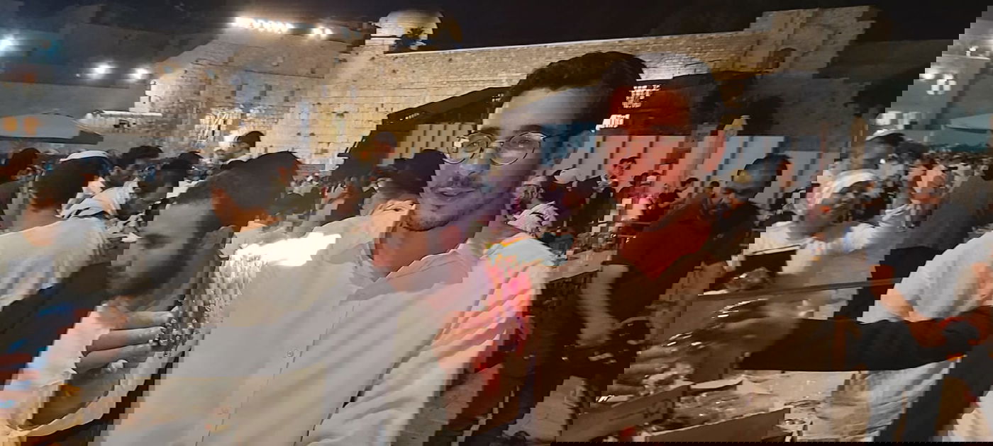 תיעוד מיוחד: מוצאי יום הכיפורים - בכותל המערבי